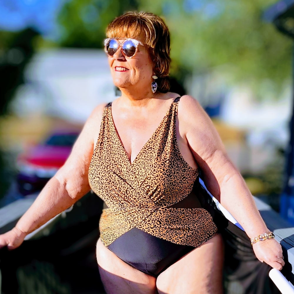 NEW NWT MeetCurve Plus Size Leopard Print V-Neckline One Piece Swimsuit Sz 4XL
